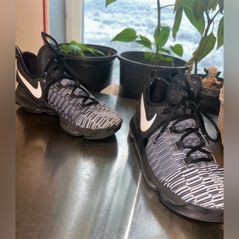 Nike Kevin Durant zoom Oreos shoes size 7Y